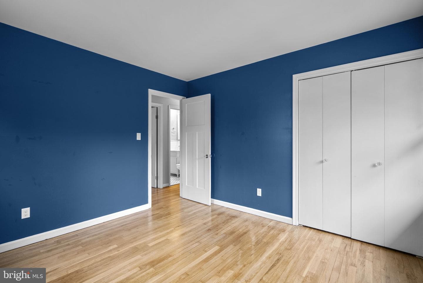 822 Loxford Terrace photo 25