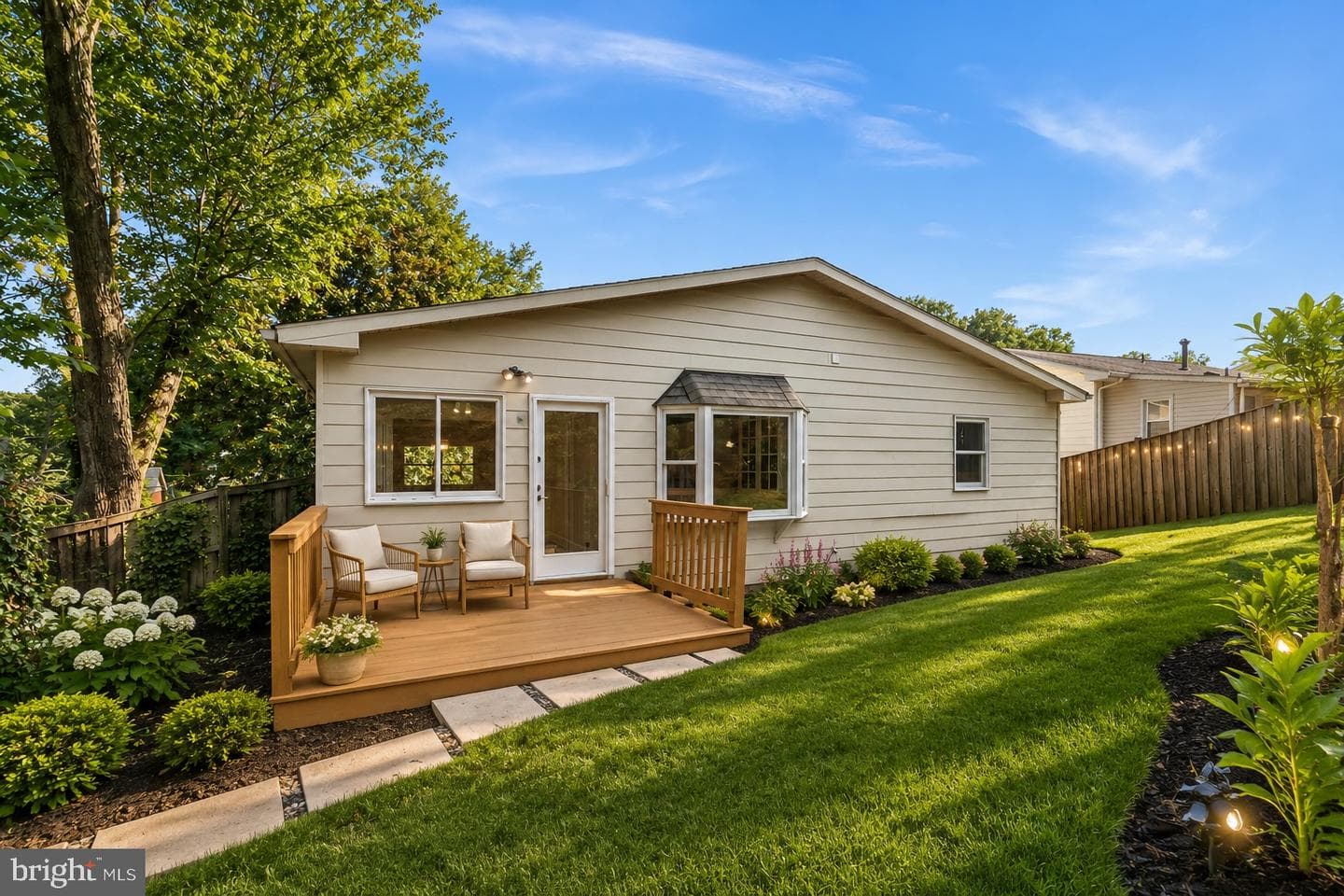 822 Loxford Terrace photo 33