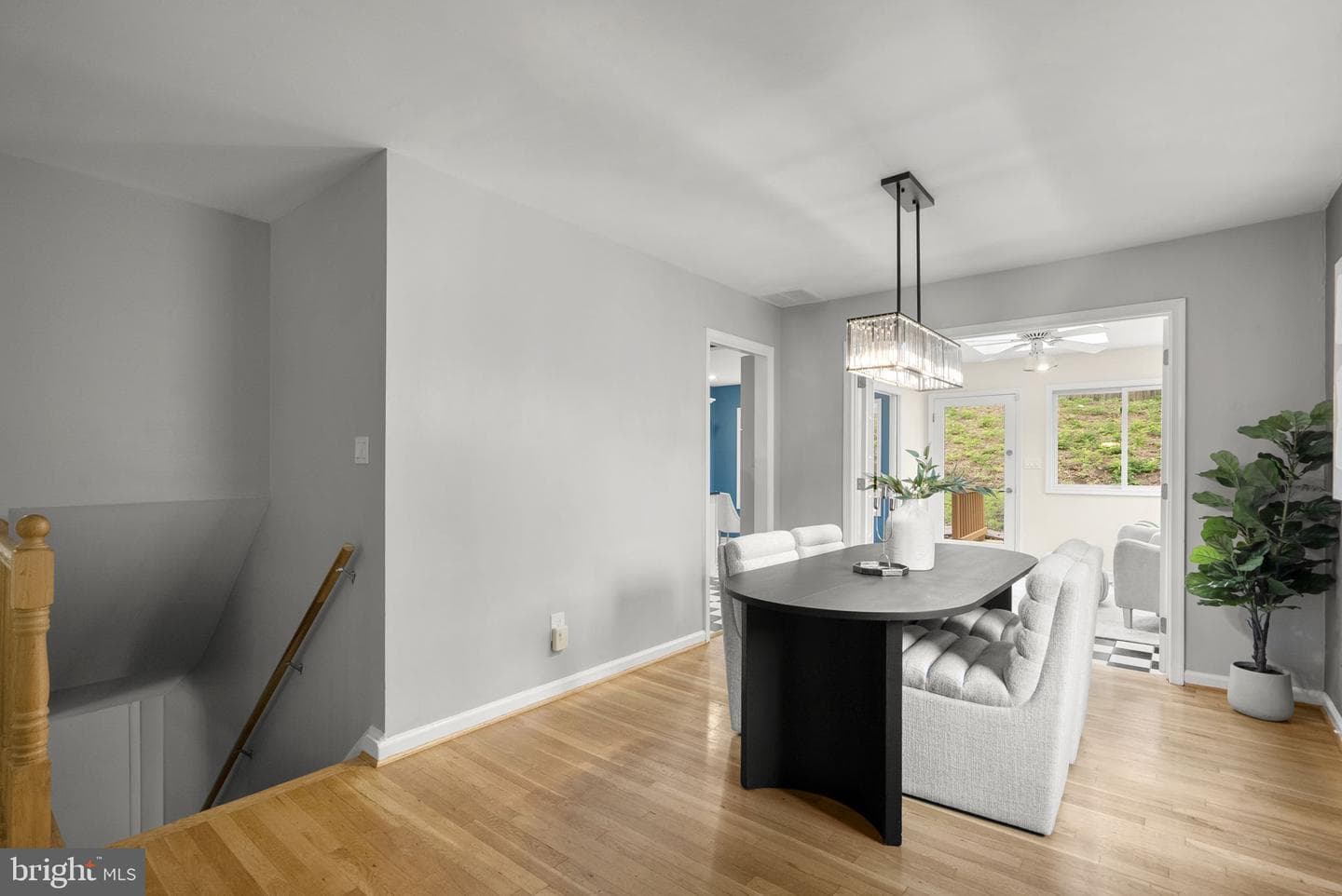 822 Loxford Terrace photo 6