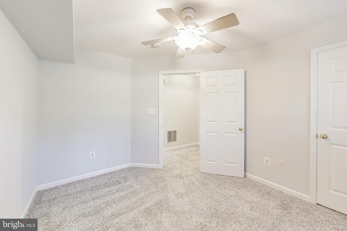 2022 University Boulevard W #11 photo 23