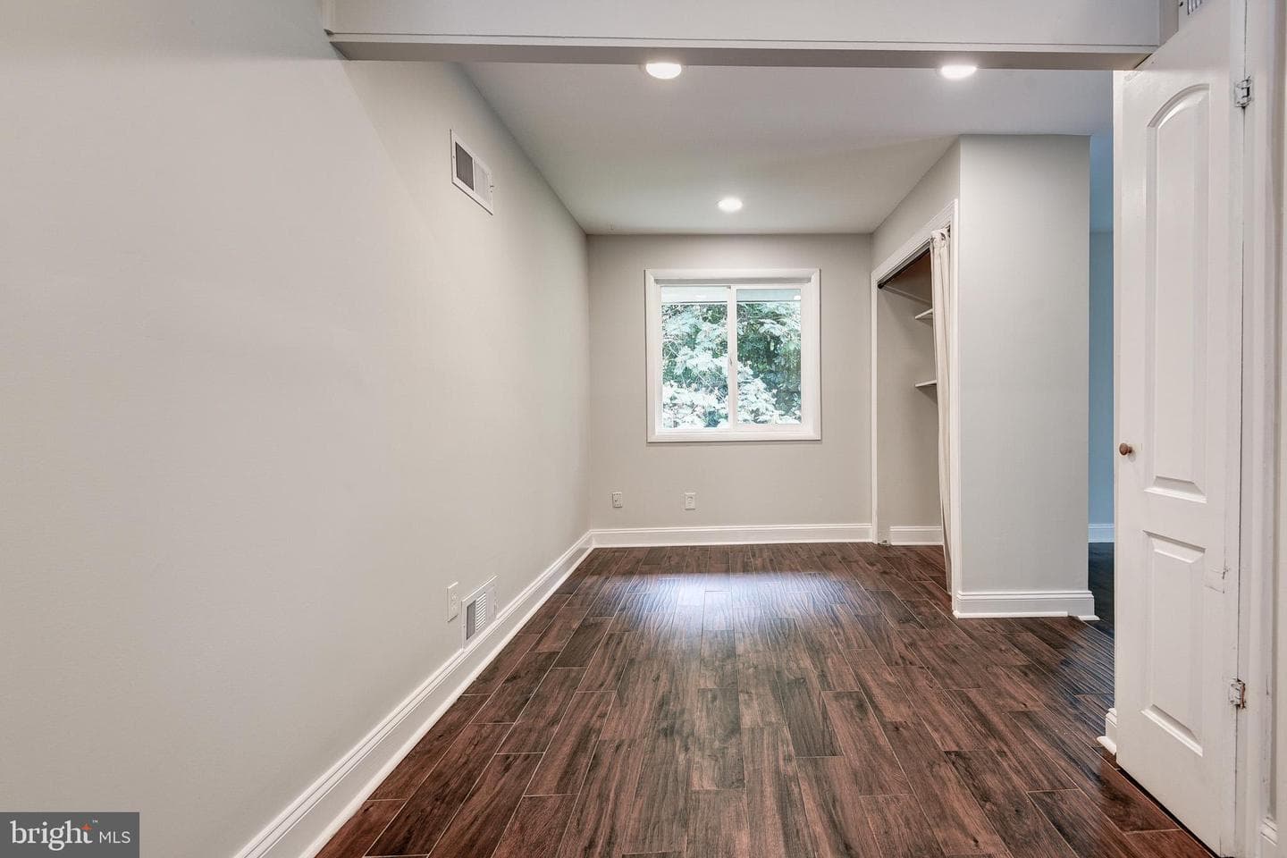 6900 Heatherhill Road photo 17
