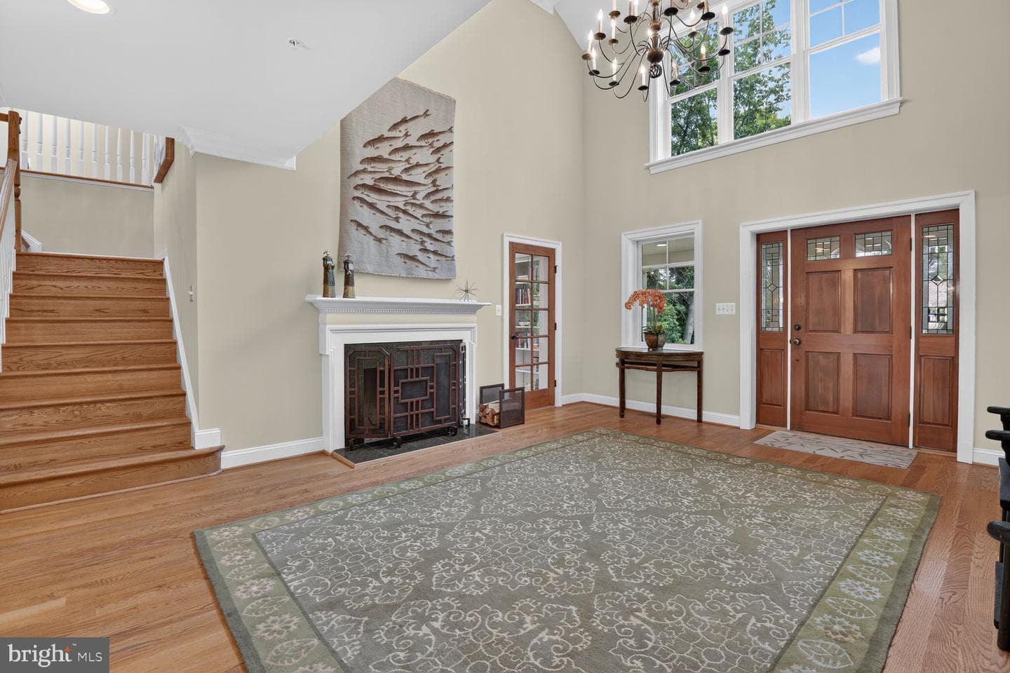 5601 Vernon Place photo 4