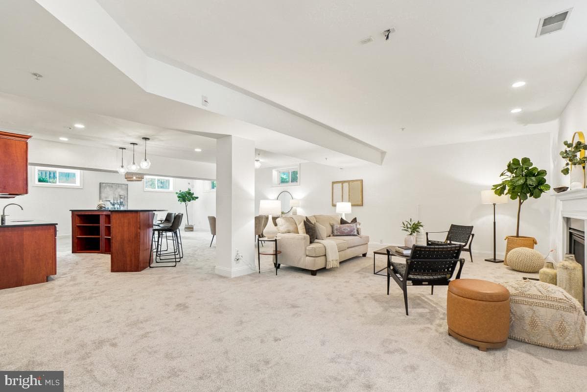 8610 Hartsdale Avenue photo 31