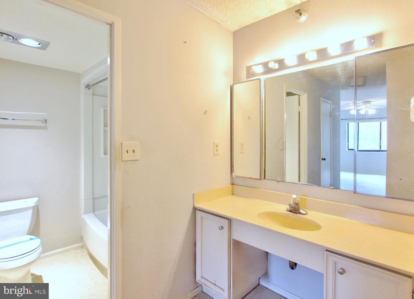 15107 Interlachen Drive #2-621 photo 27