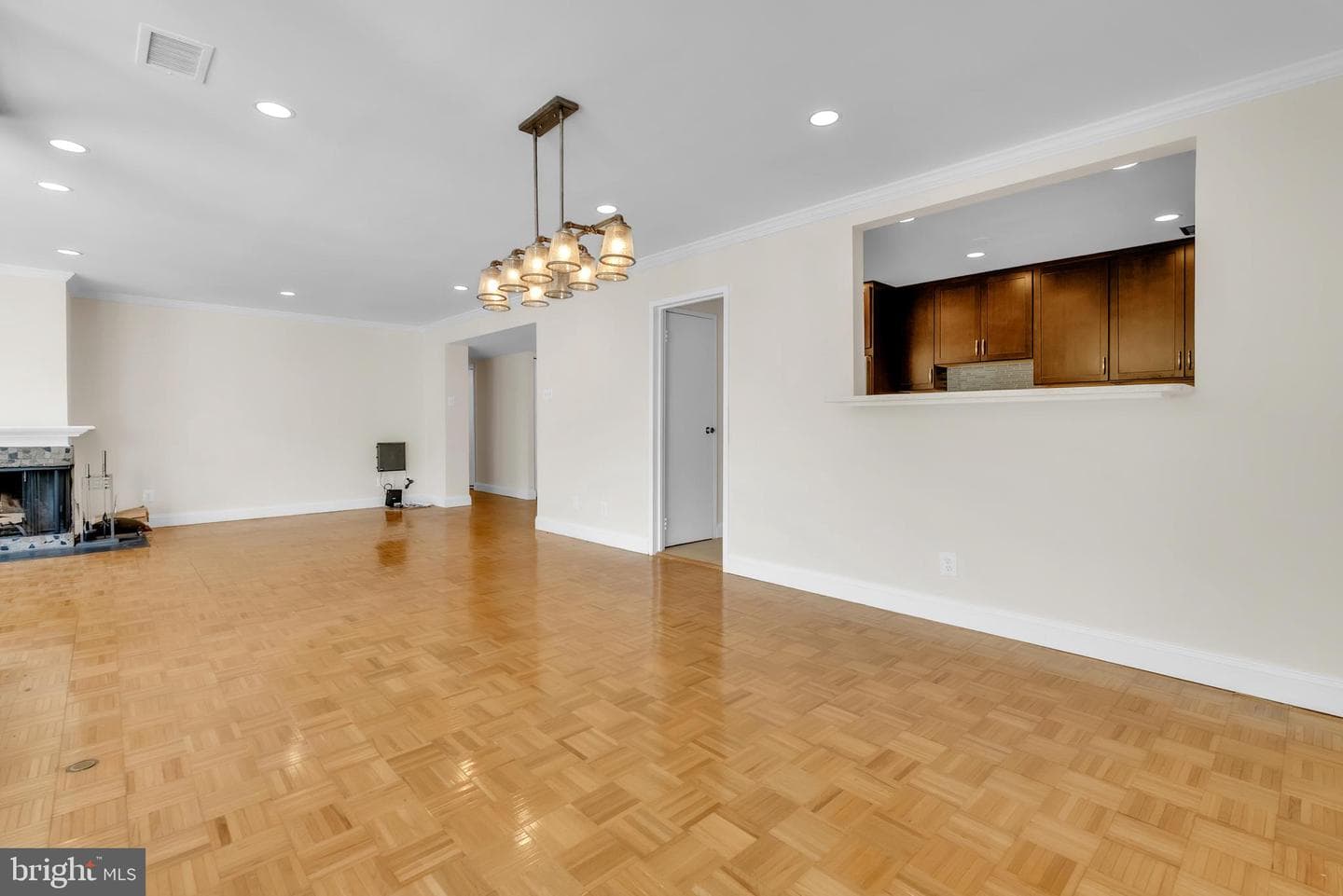 4924 Sentinel Drive #2-404 photo 8