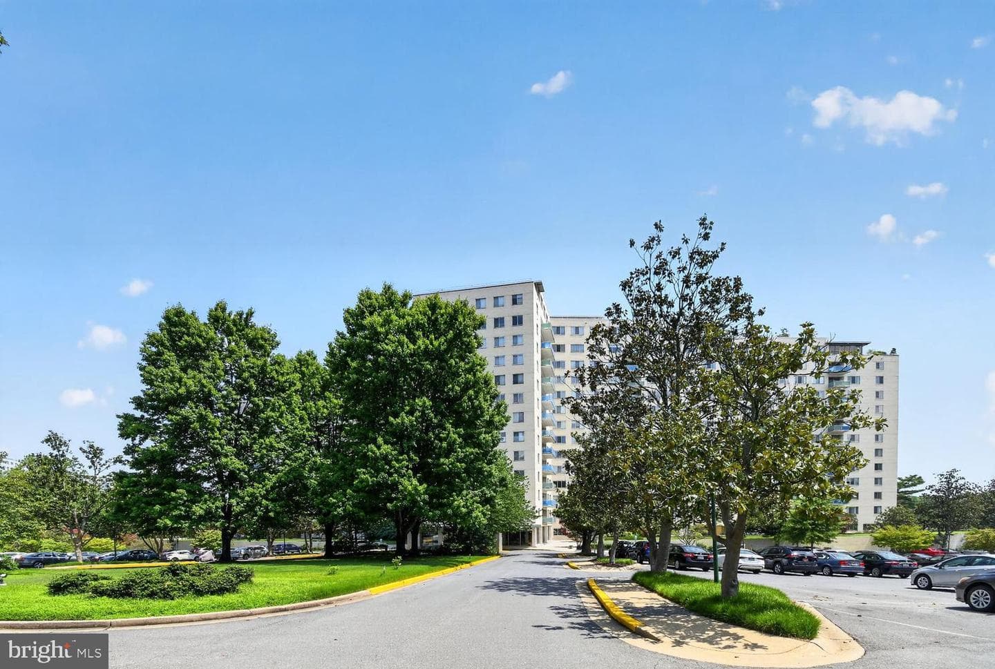 10201 Grosvenor Place #1504, Rockville