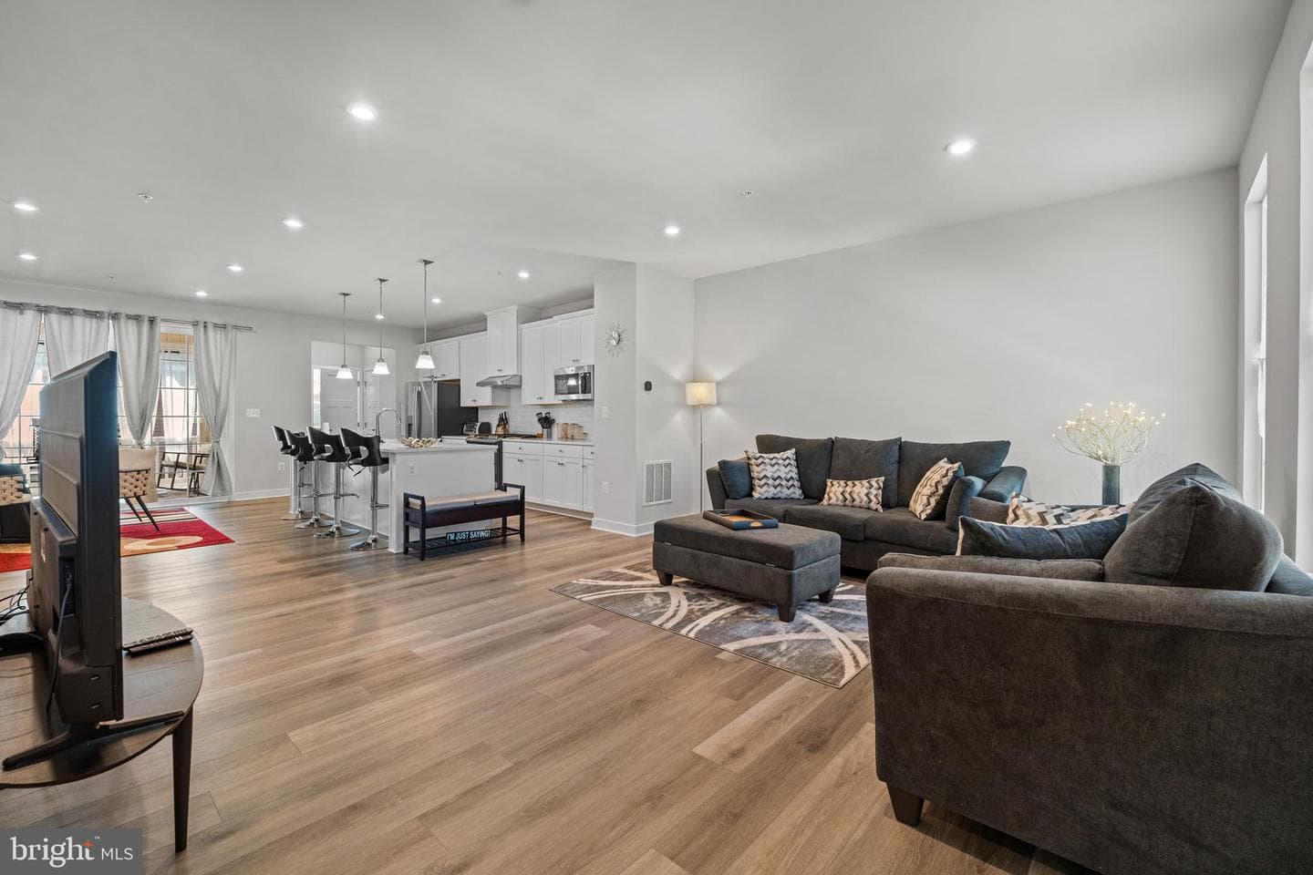 5606 Addington Ln photo 3