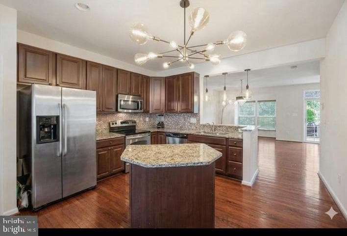1133 Wilberforce Court photo 4