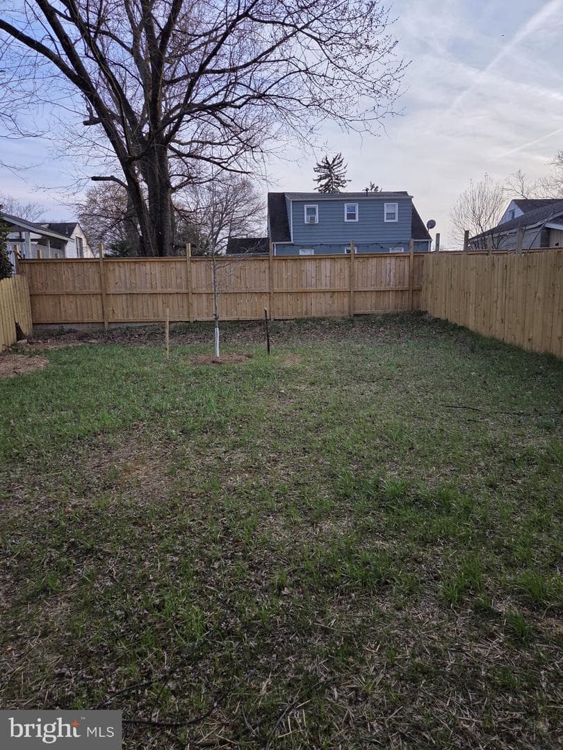 4823 Lexington Avenue photo 3