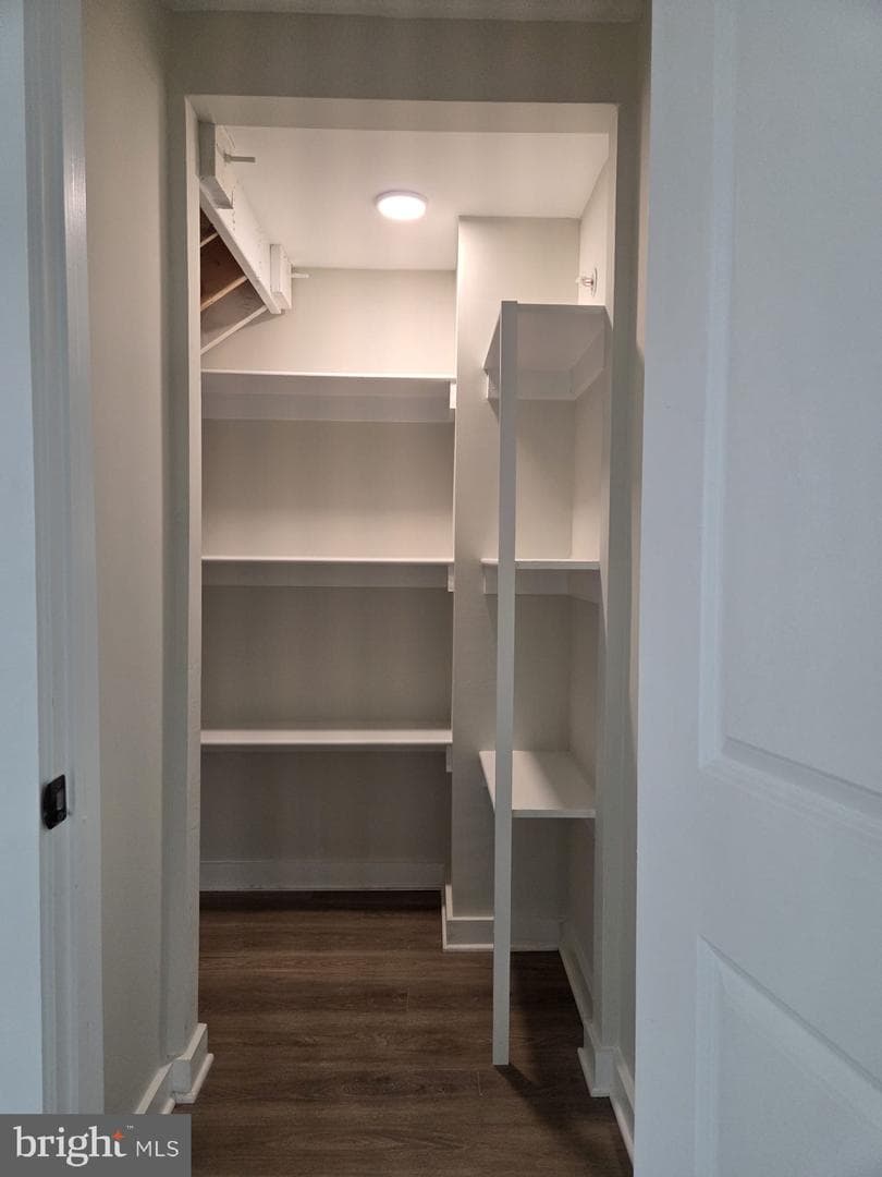 4823 Lexington Avenue photo 9