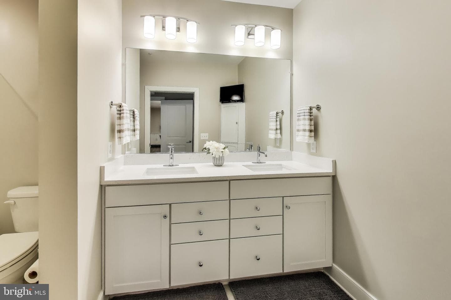 100 Saint Ives Place #208 photo 11