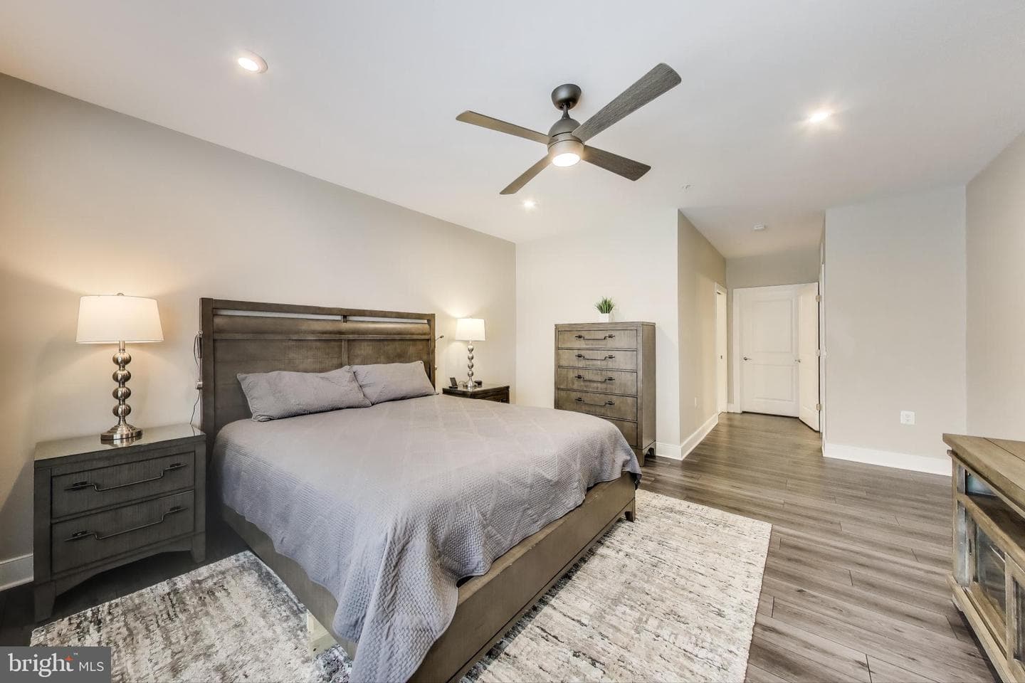 100 Saint Ives Place #208 photo 9