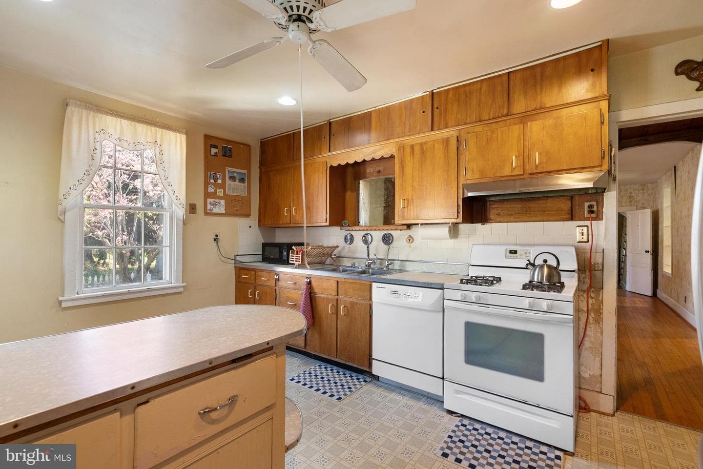 2200 Enterprise Road photo 12