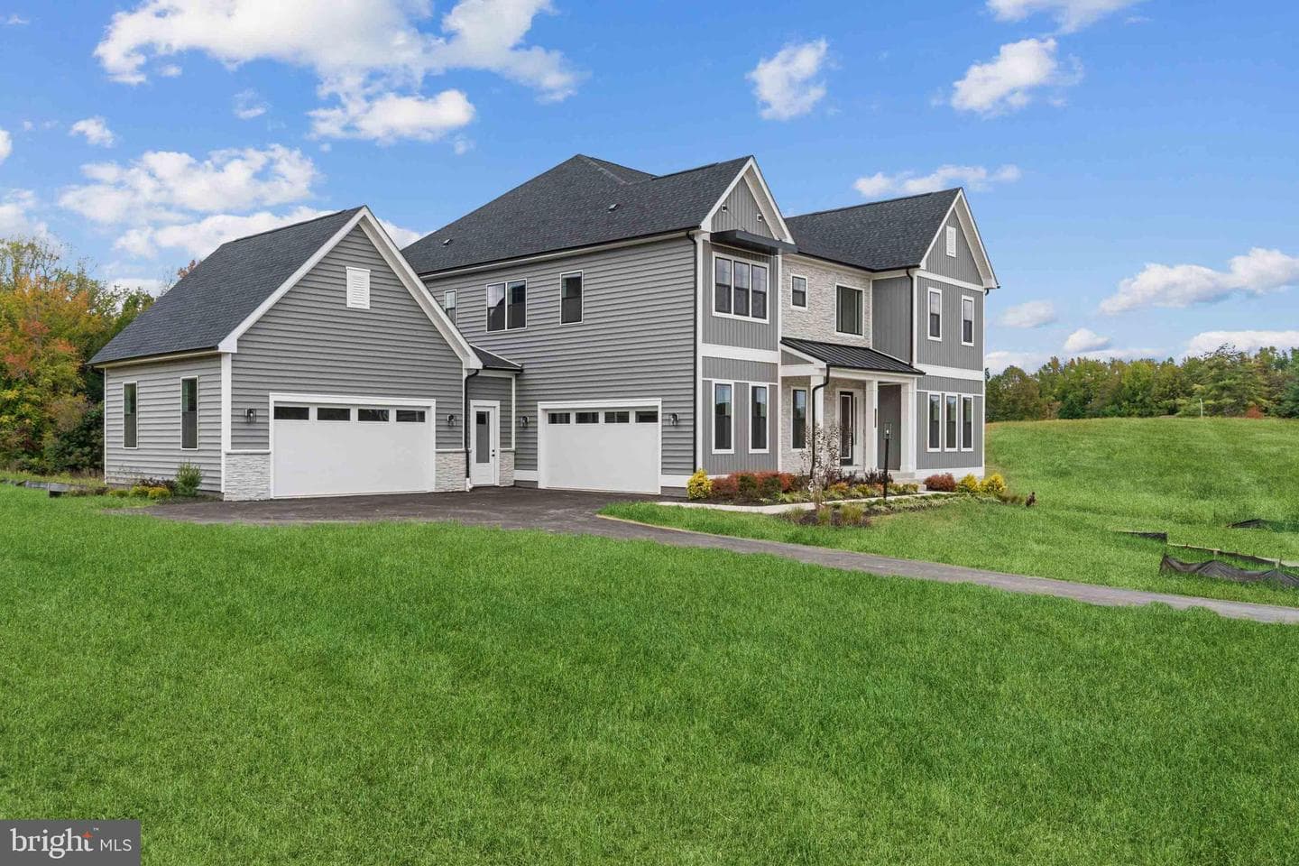16502 Rolling Knolls Lane photo 3