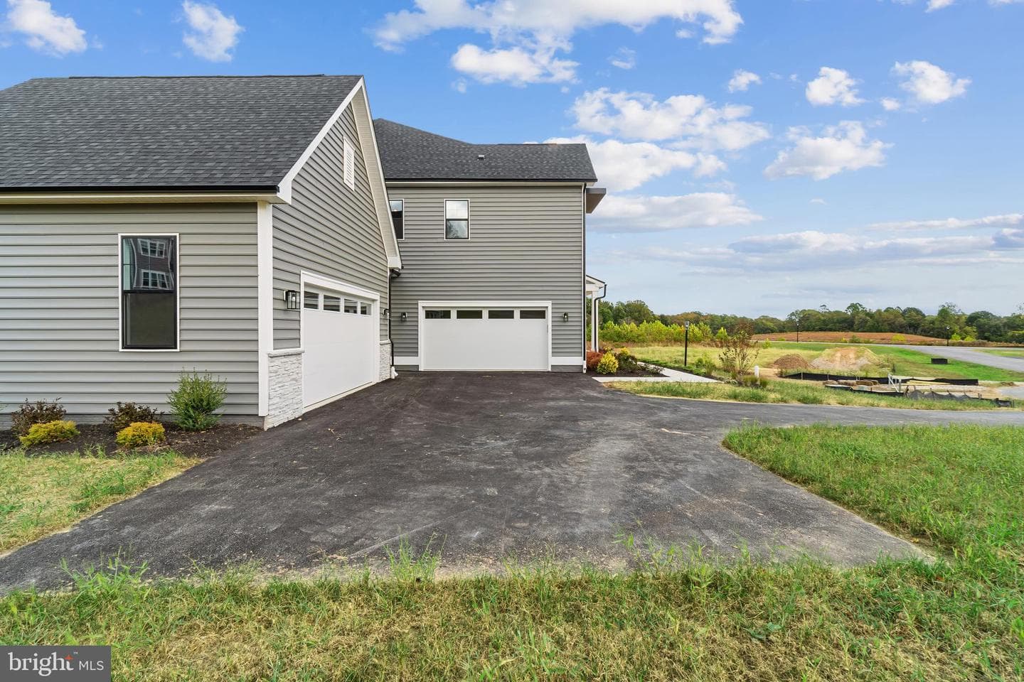 16502 Rolling Knolls Lane photo 4
