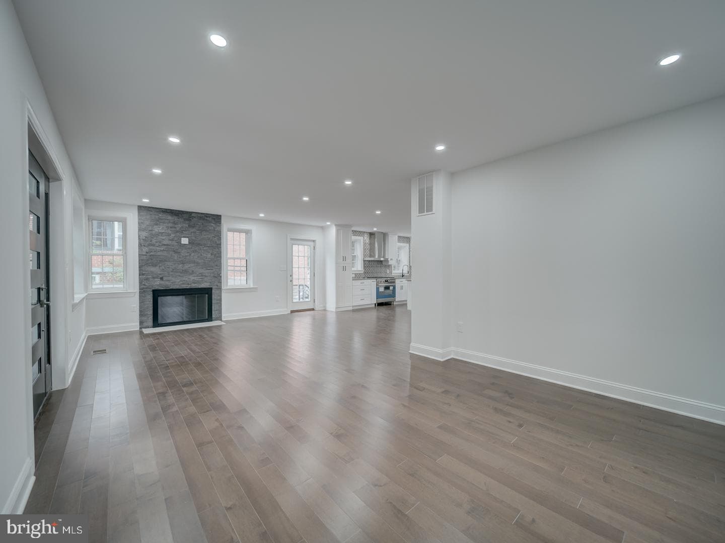 3912 Livingston Street photo 11