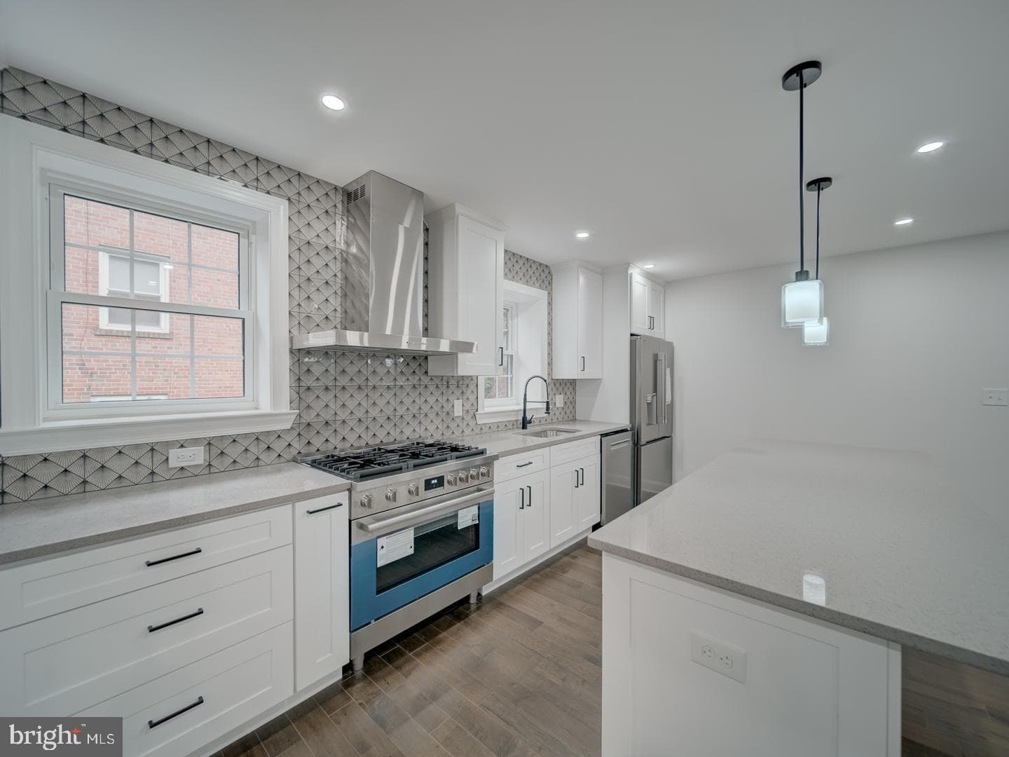 3912 Livingston Street photo 19