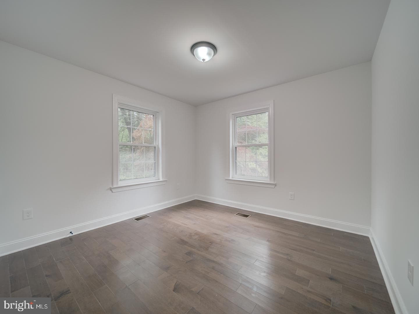 3912 Livingston Street photo 33