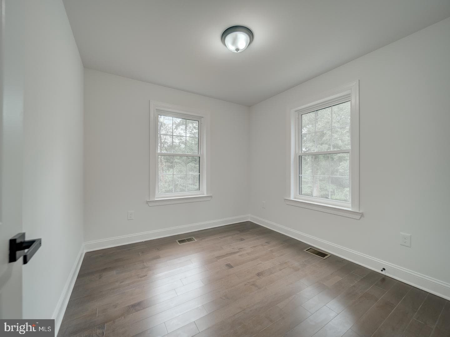 3912 Livingston Street photo 38