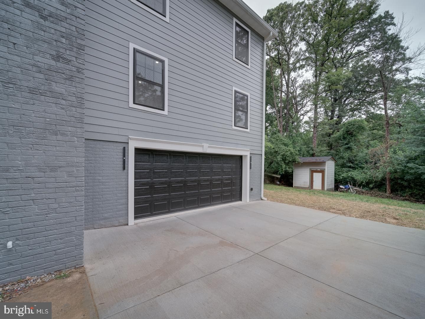 3912 Livingston Street photo 4