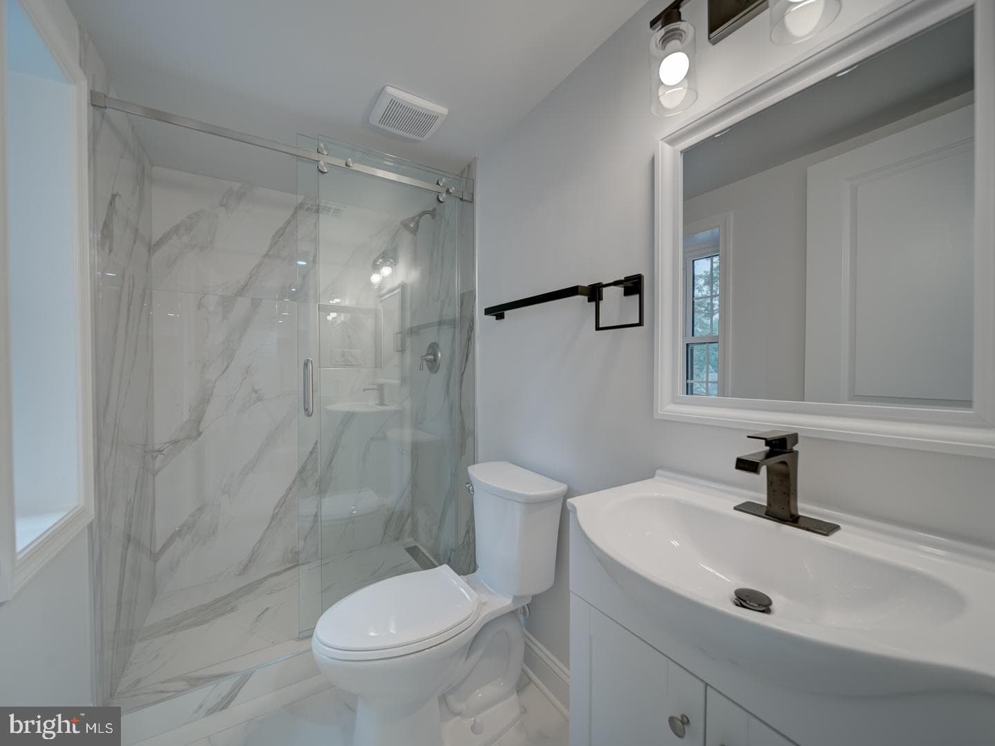 3912 Livingston Street photo 81