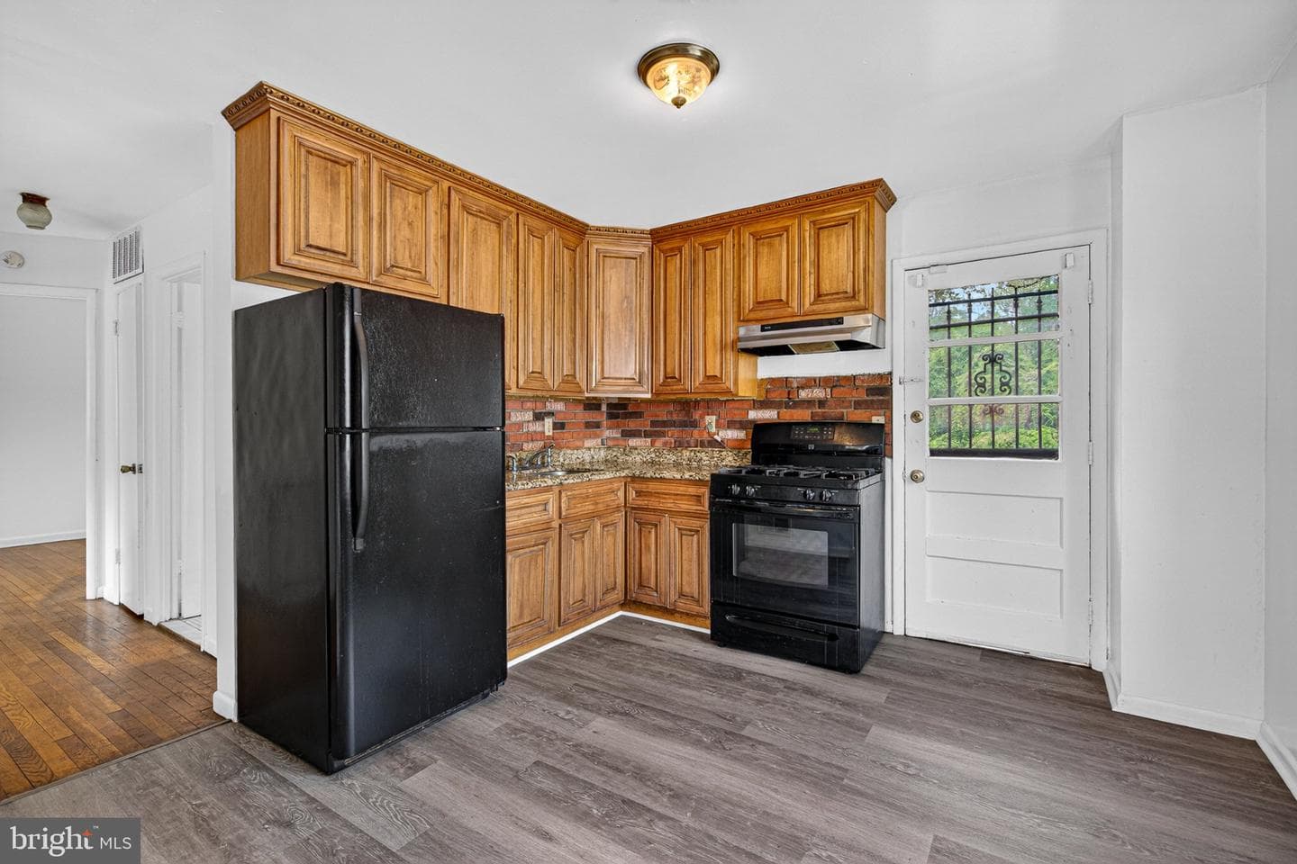 304 Cedarleaf Avenue photo 15