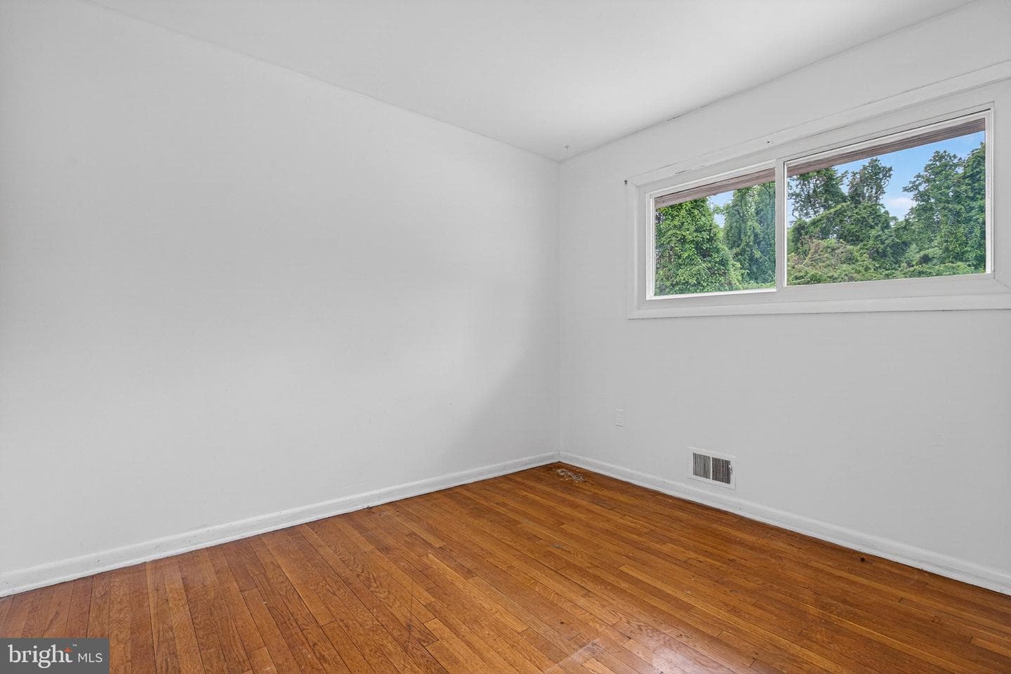 304 Cedarleaf Avenue photo 21
