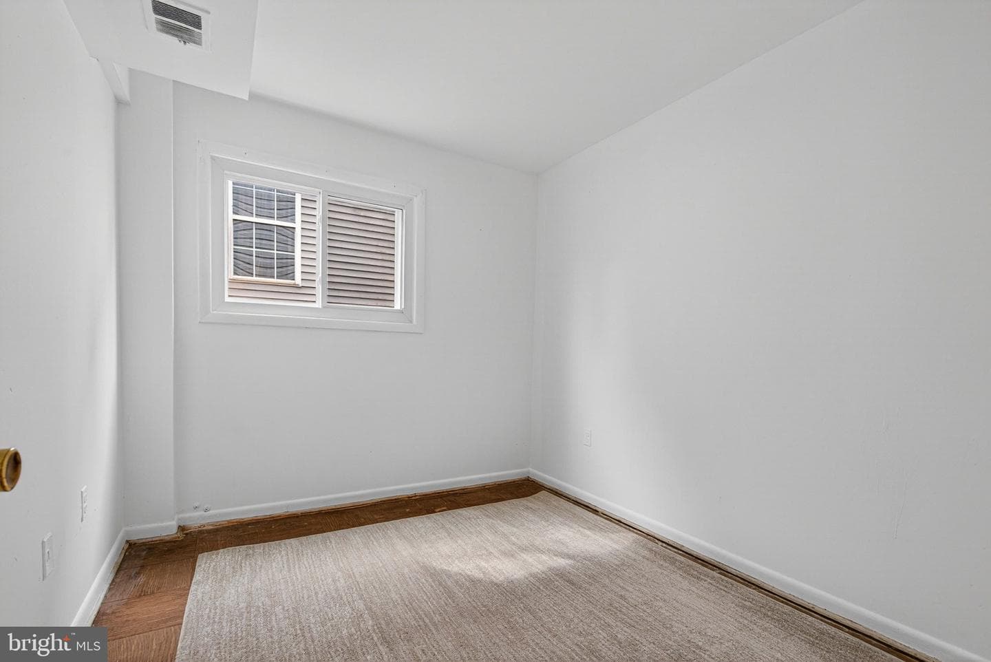 304 Cedarleaf Avenue photo 8