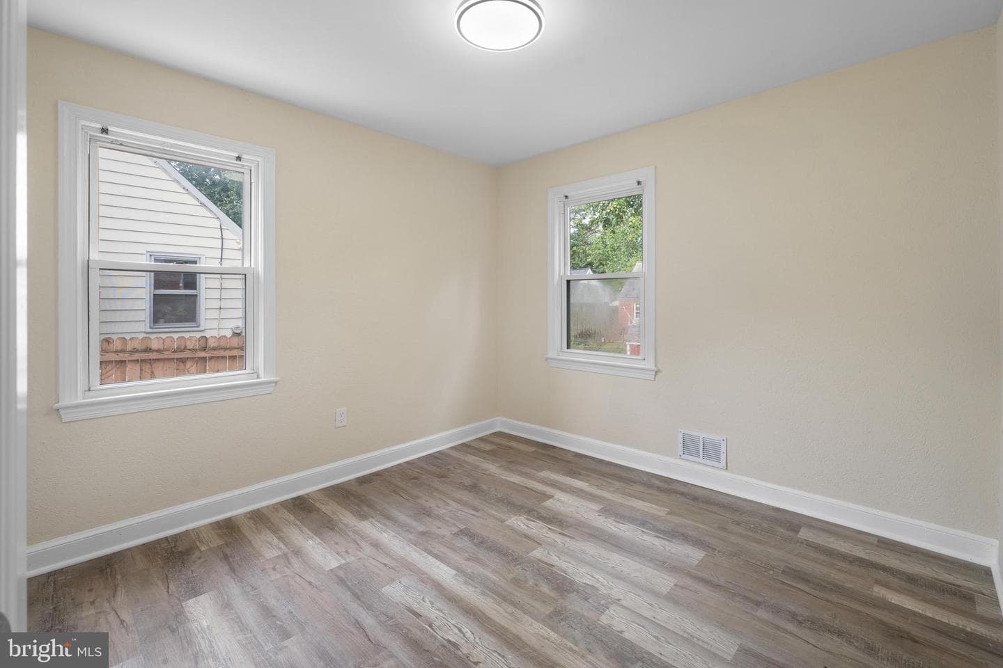5820 32nd Avenue photo 13
