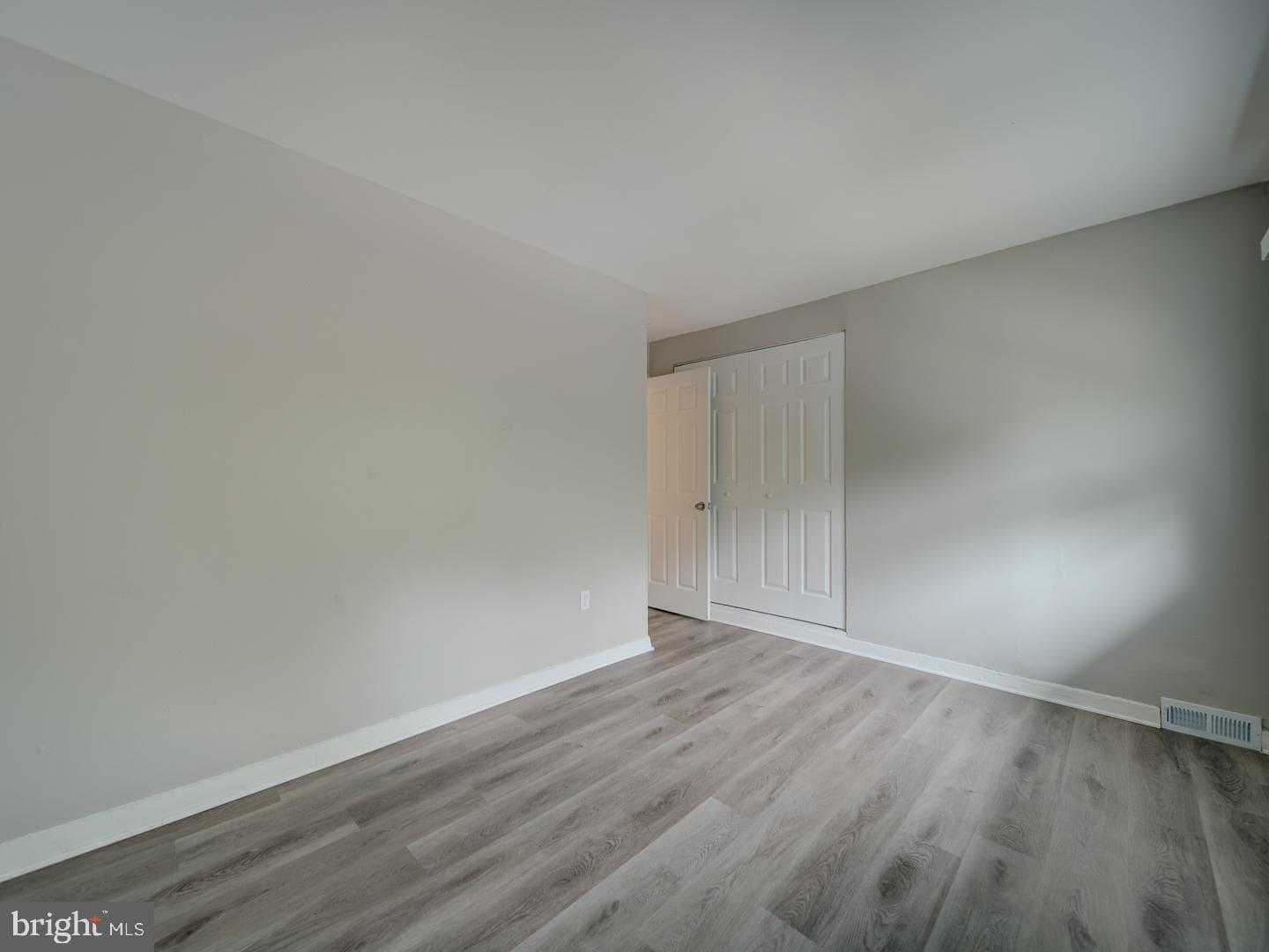 8001 Barlowe Road photo 27