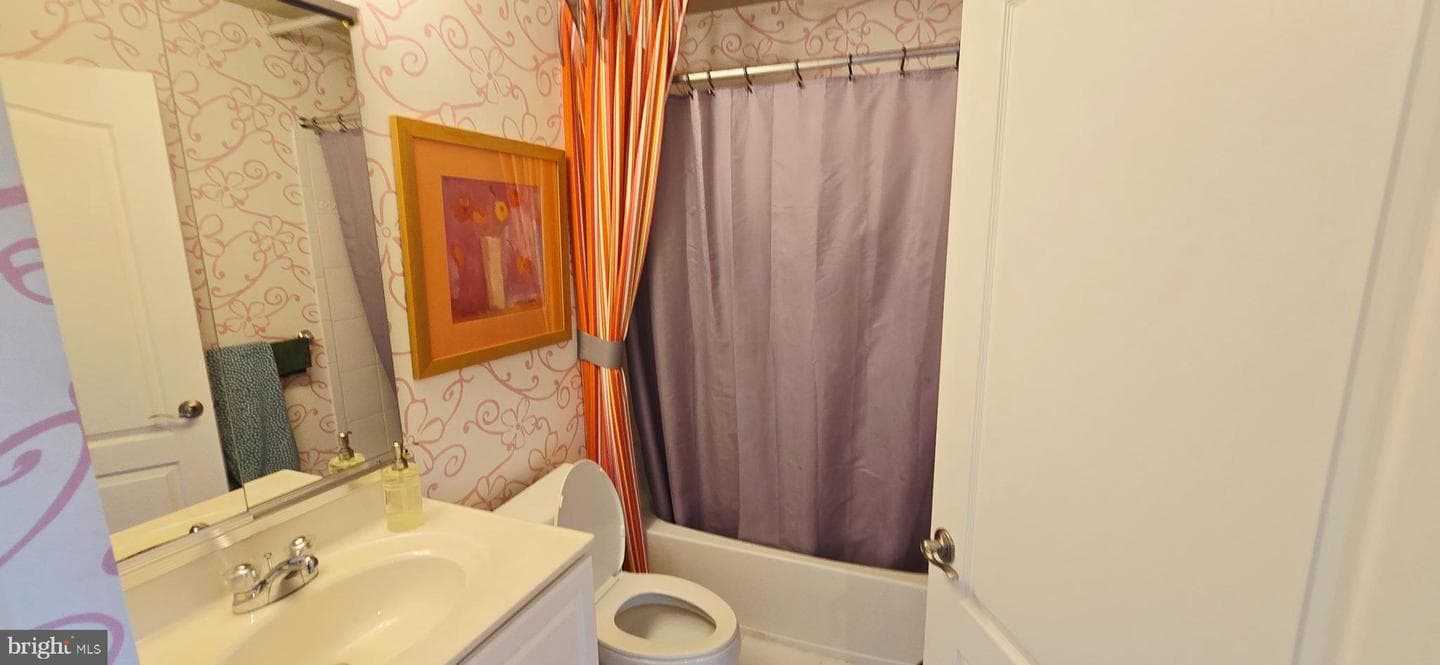 4204 Rolling Paddock Drive photo 24
