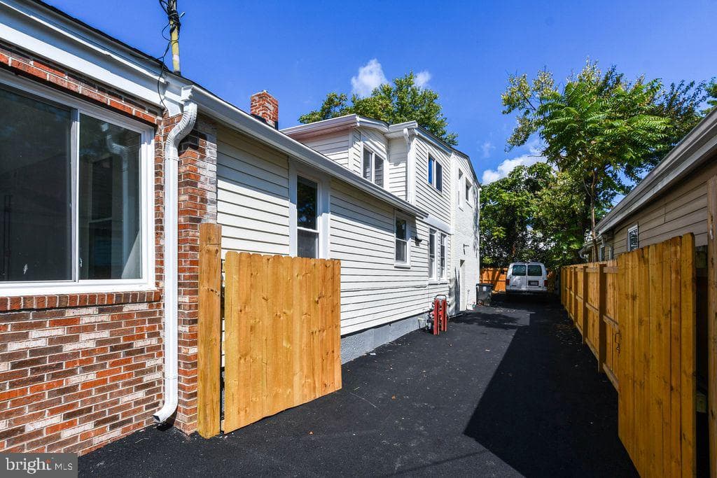 4104 Byers Street photo 3