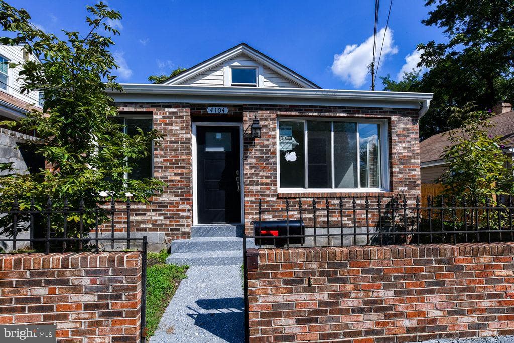4104 Byers Street photo 4