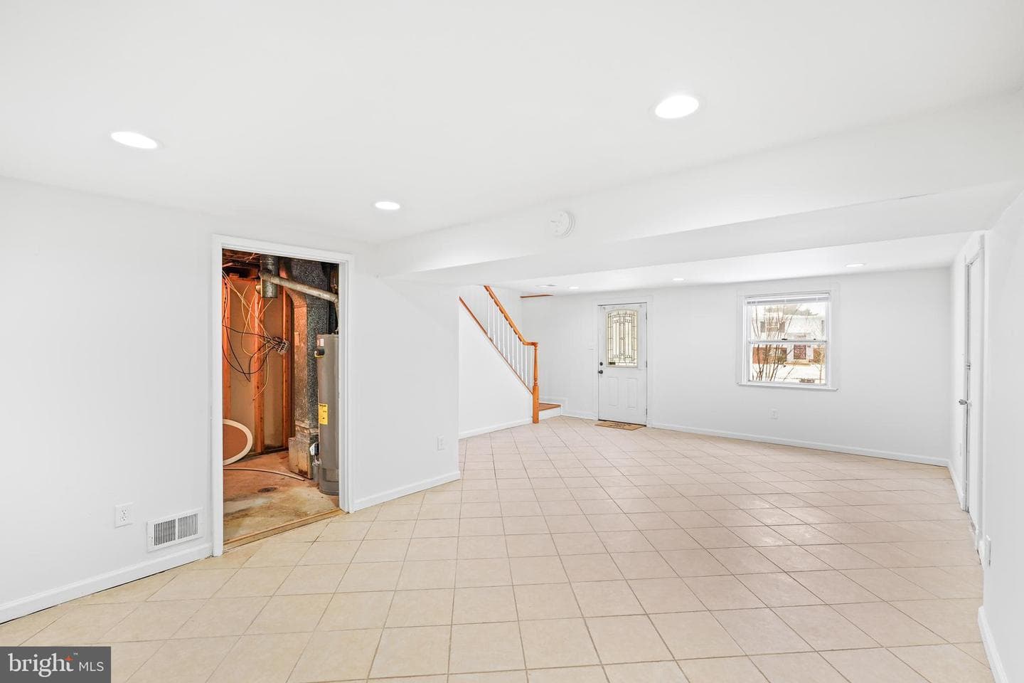 6903 Fawncrest Drive photo 4