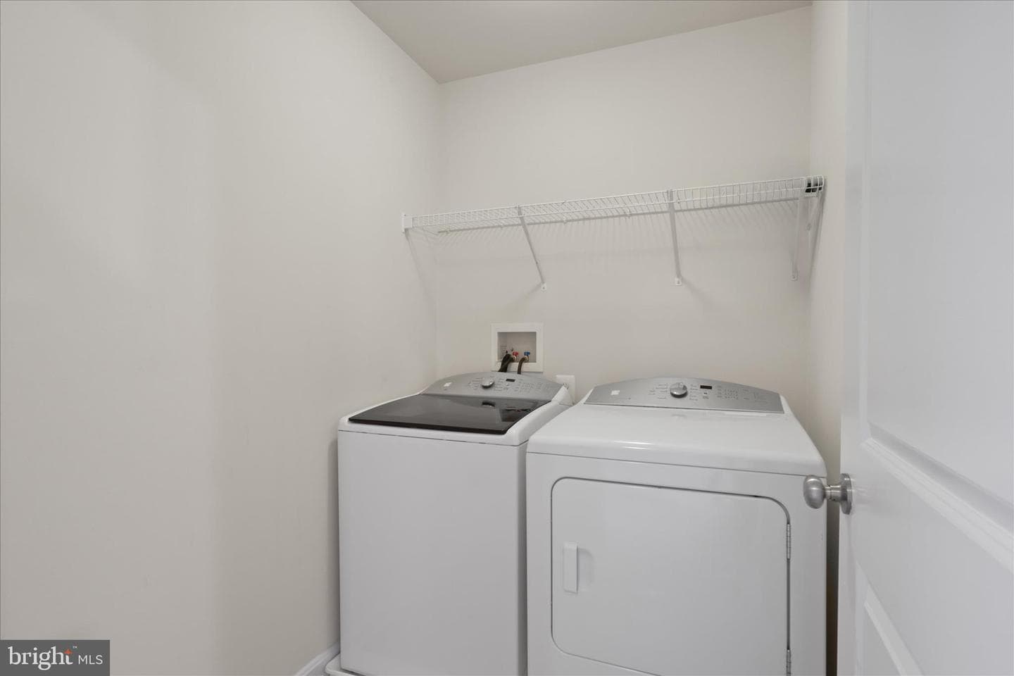 2633 Campus Way N photo 35