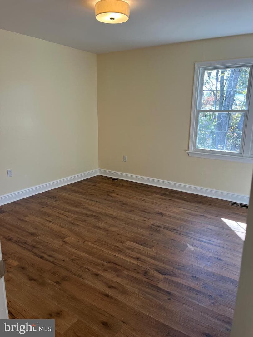 6706 Surratts Road photo 8