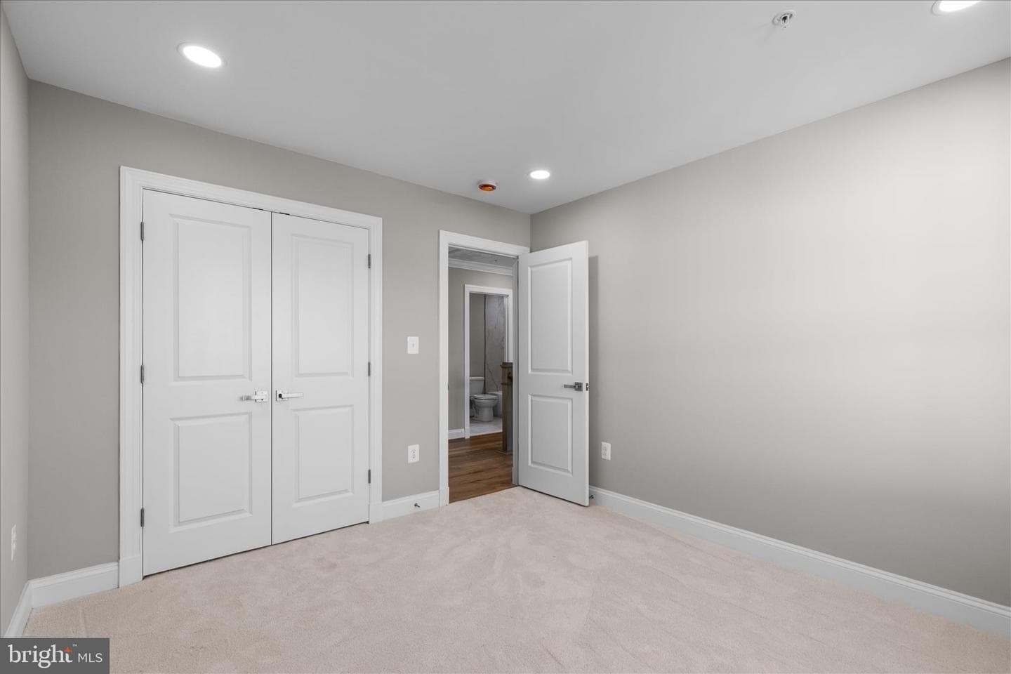200 Lismore Drive photo 28