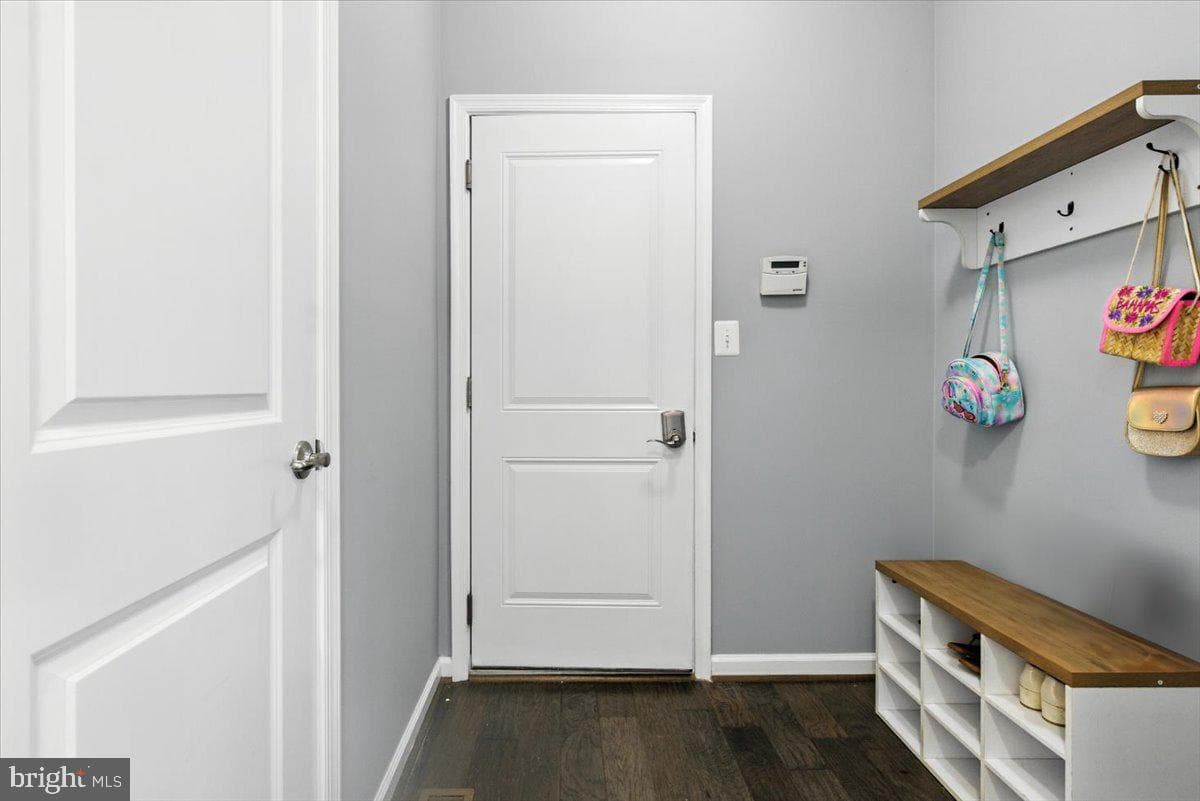 8518 Cedar Chase Drive photo 13