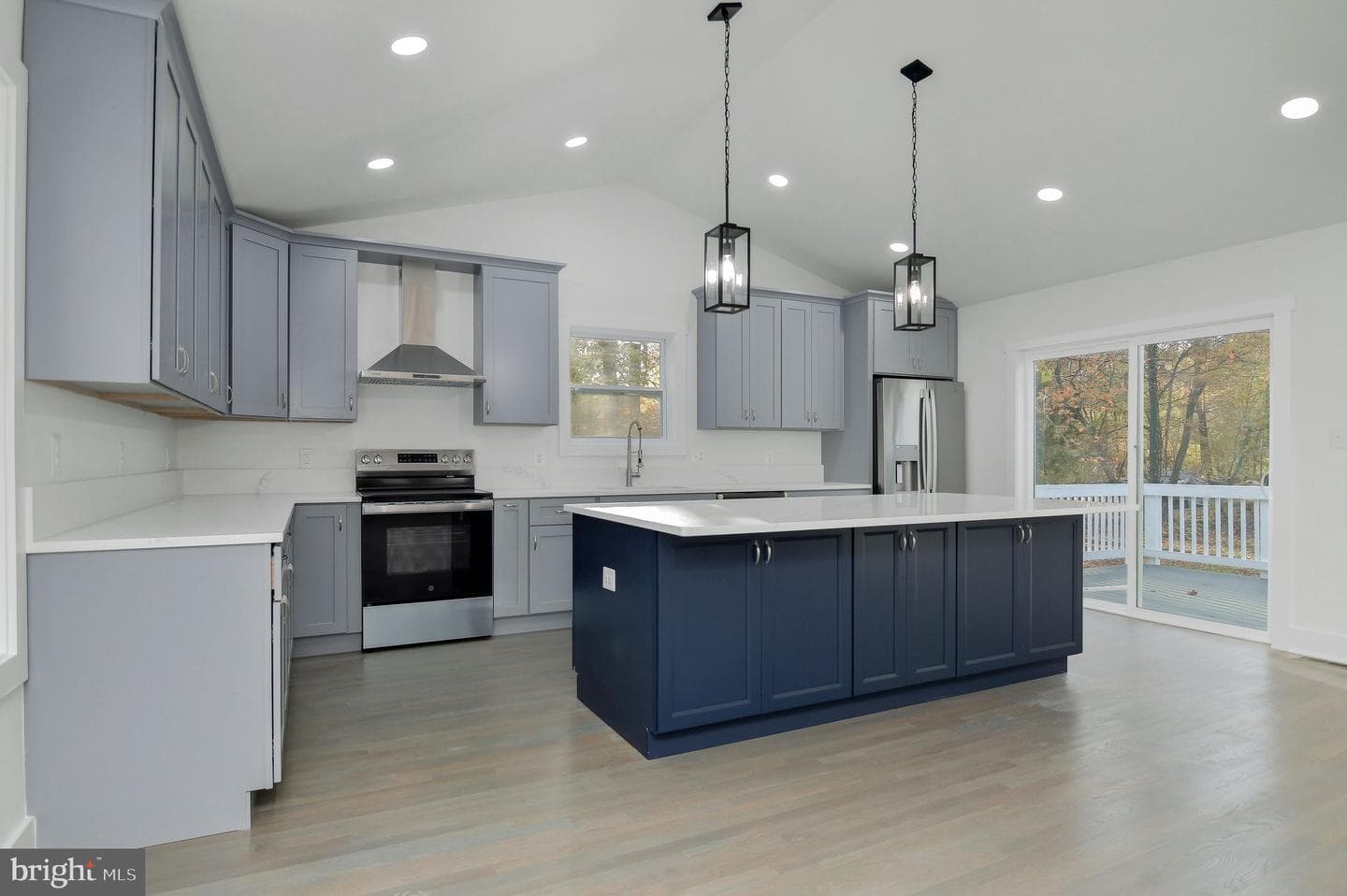 2016 Spring Grove Drive photo 11