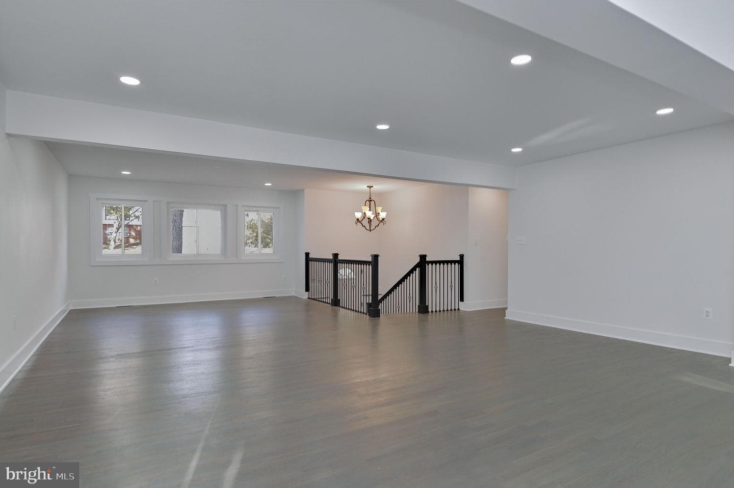 2016 Spring Grove Drive photo 7