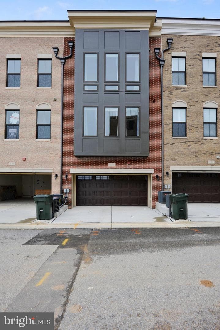 520 Harborview Drive, Oxon Hill