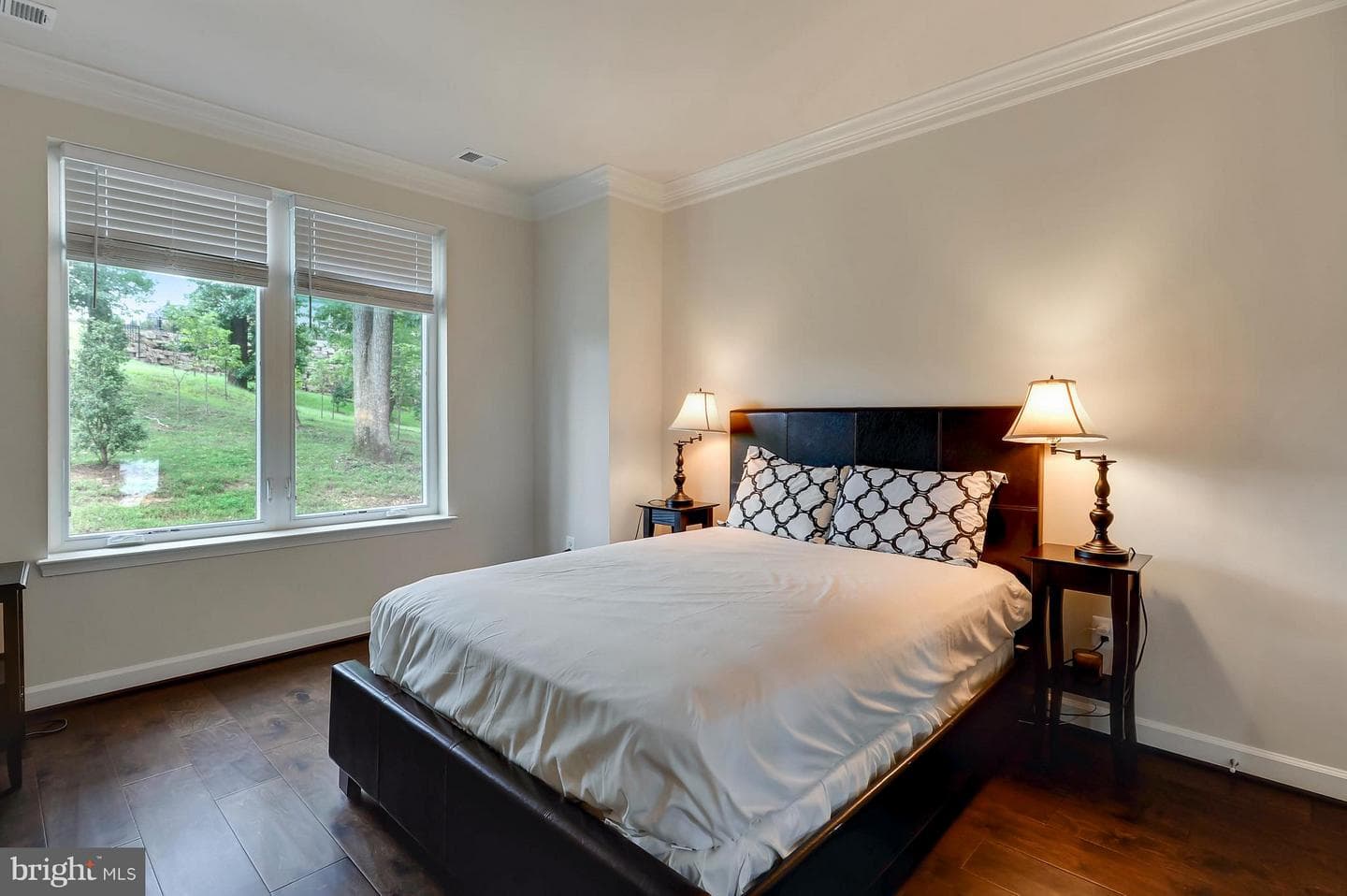 520 Harborview Drive photo 6