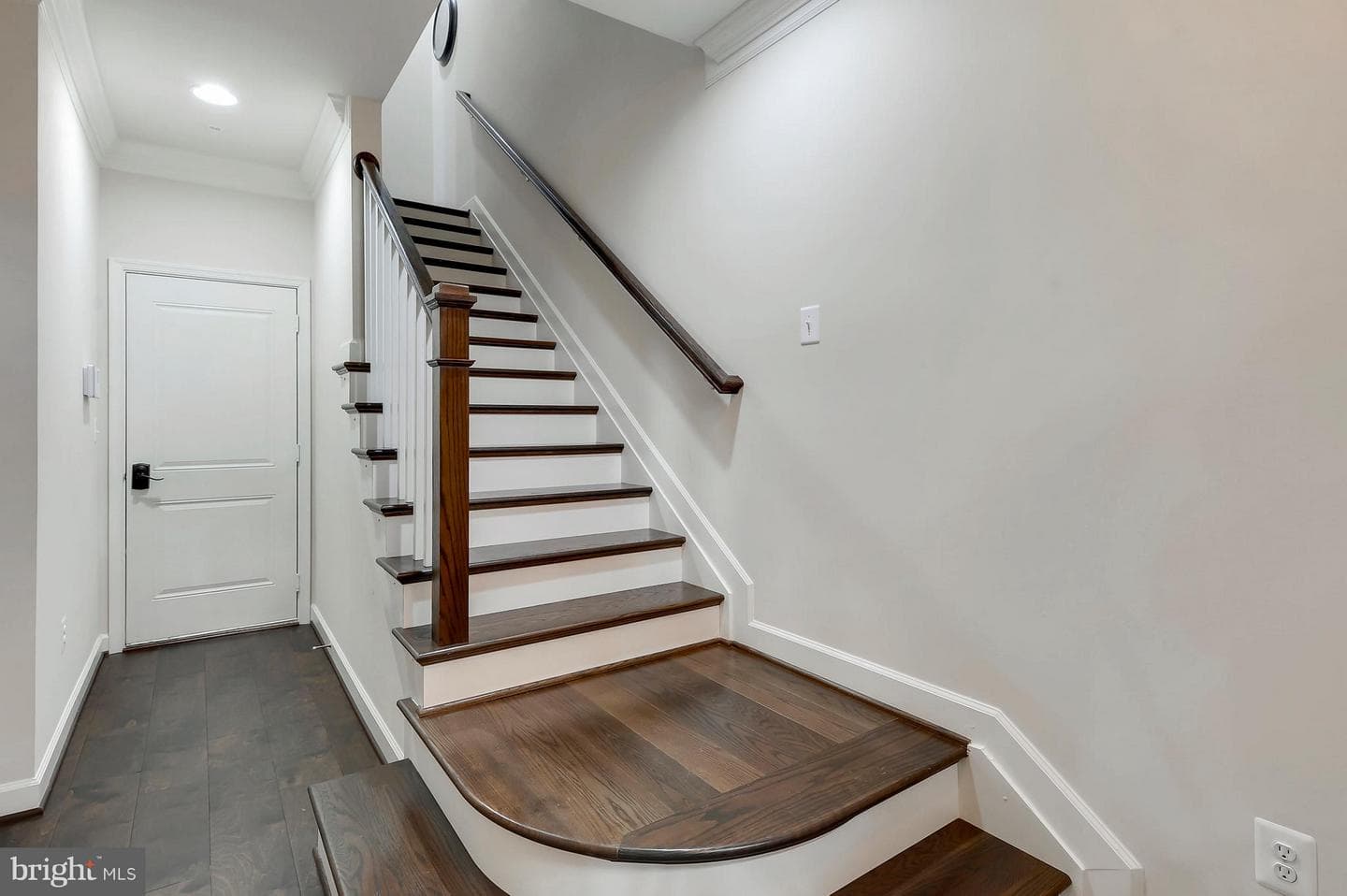 520 Harborview Drive photo 8