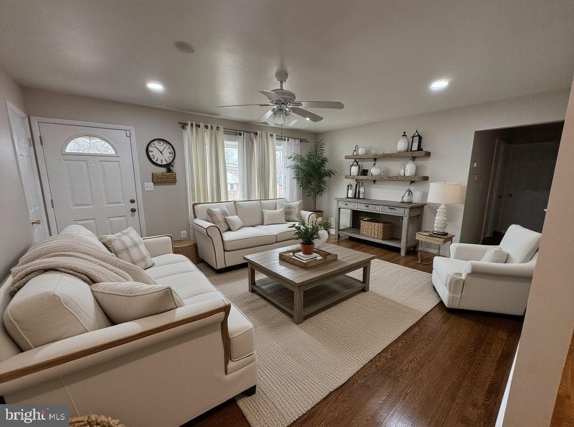 6707 Lamont Drive photo 2