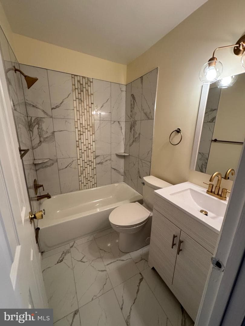 6707 Lamont Drive photo 7