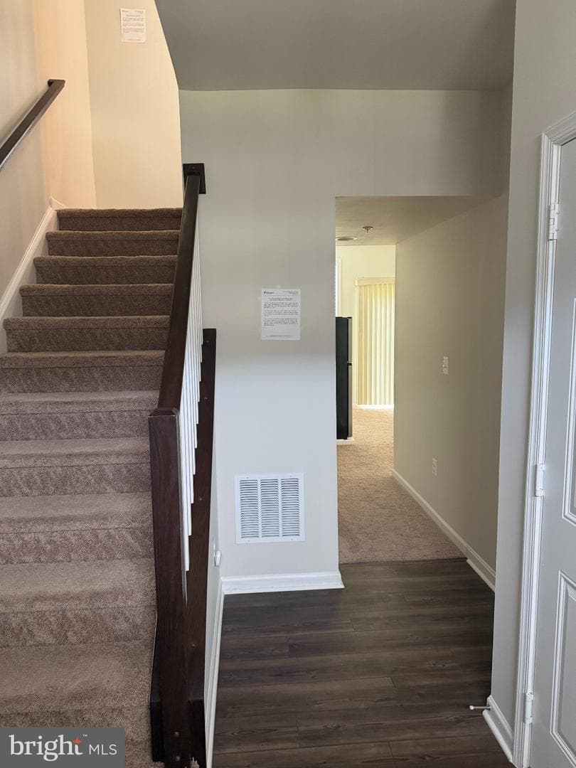 1012 Flester Lane photo 3