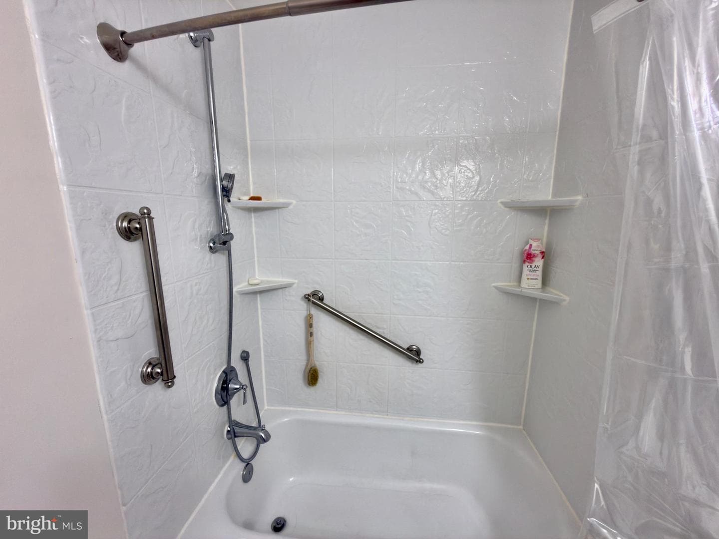 8012 Lakecrest Drive photo 23