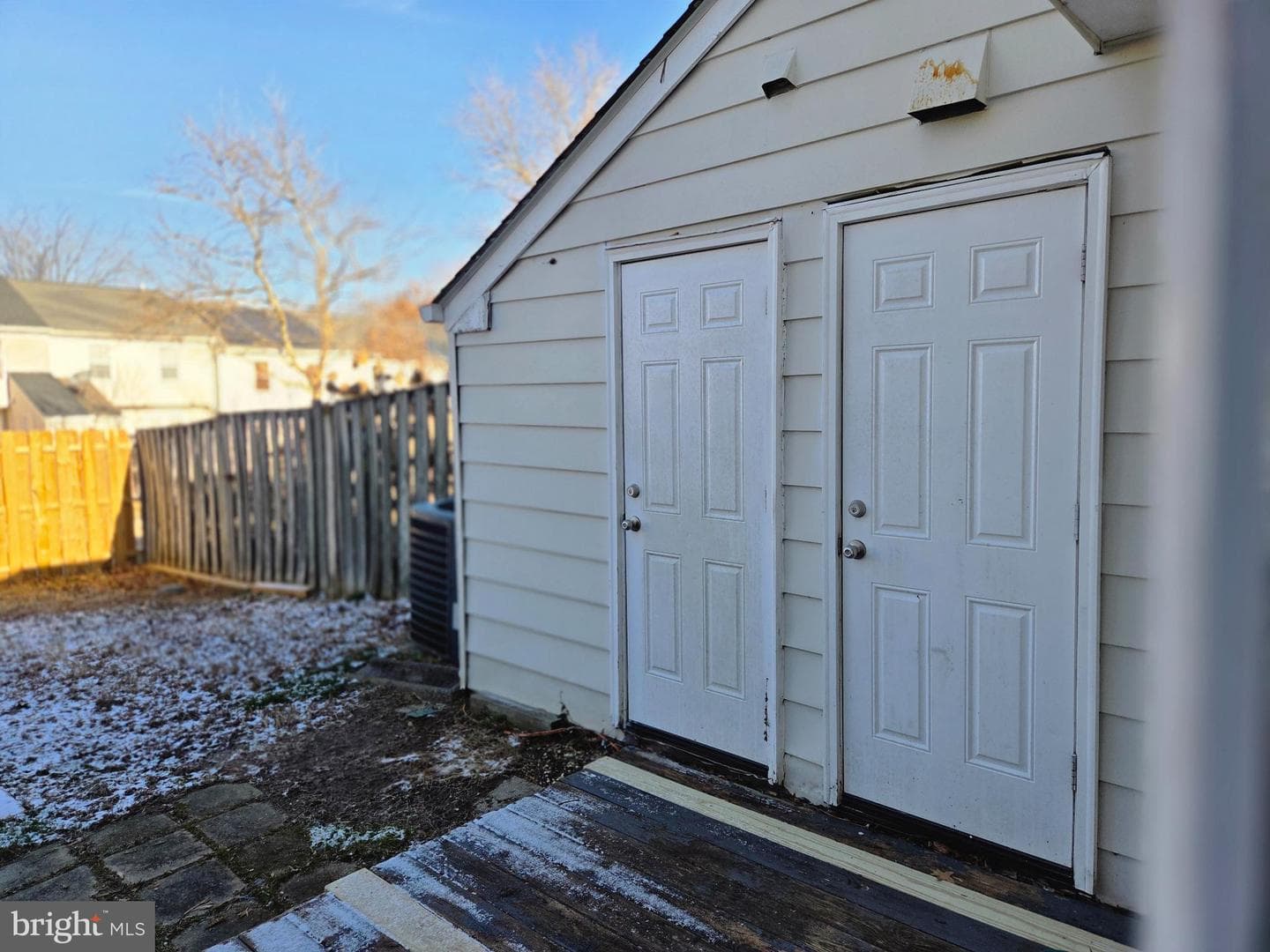2263 Prince Of Wales Court photo 20