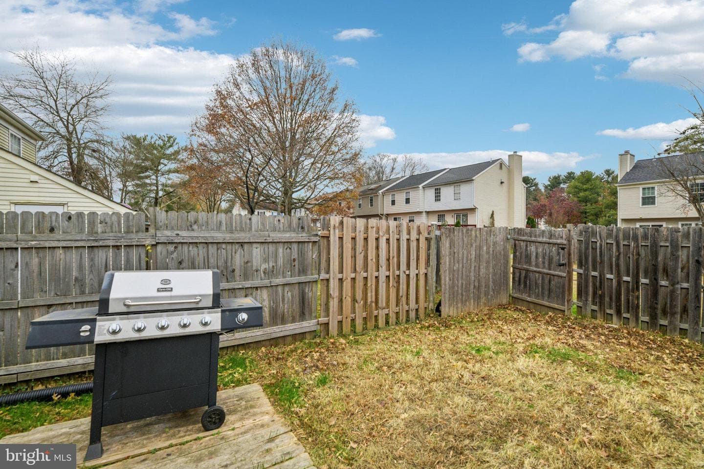 2263 Prince Of Wales Court photo 21
