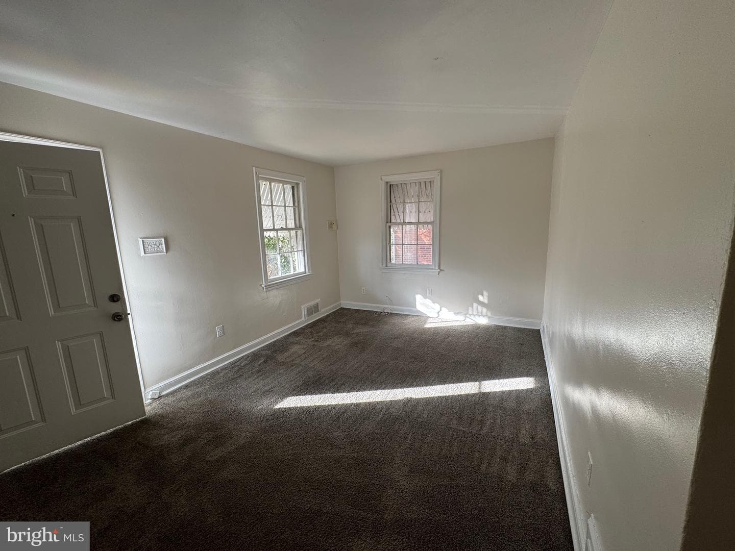 5444 Varnum Street photo 14